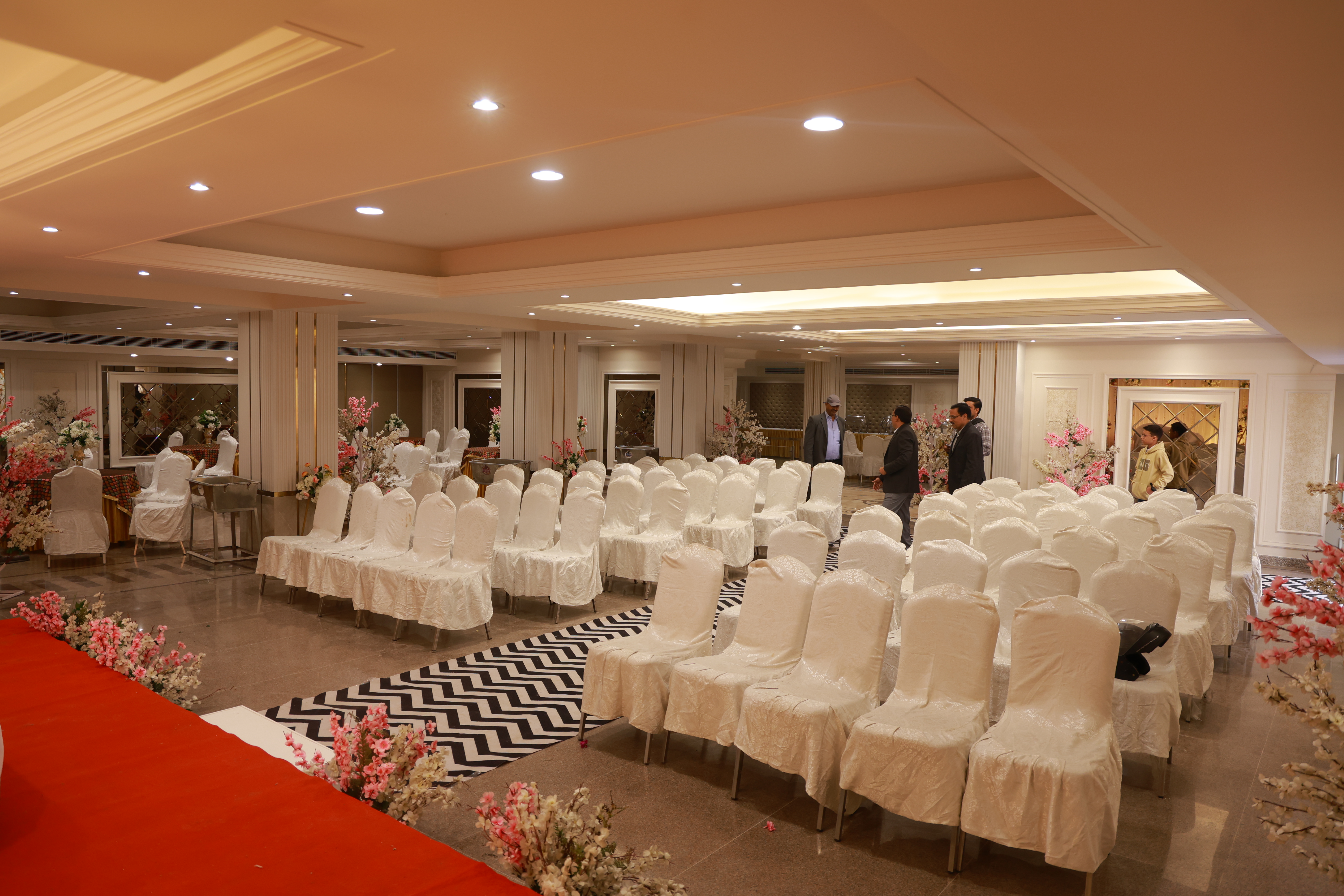 Hotel with banquet halls in Haridwar for events